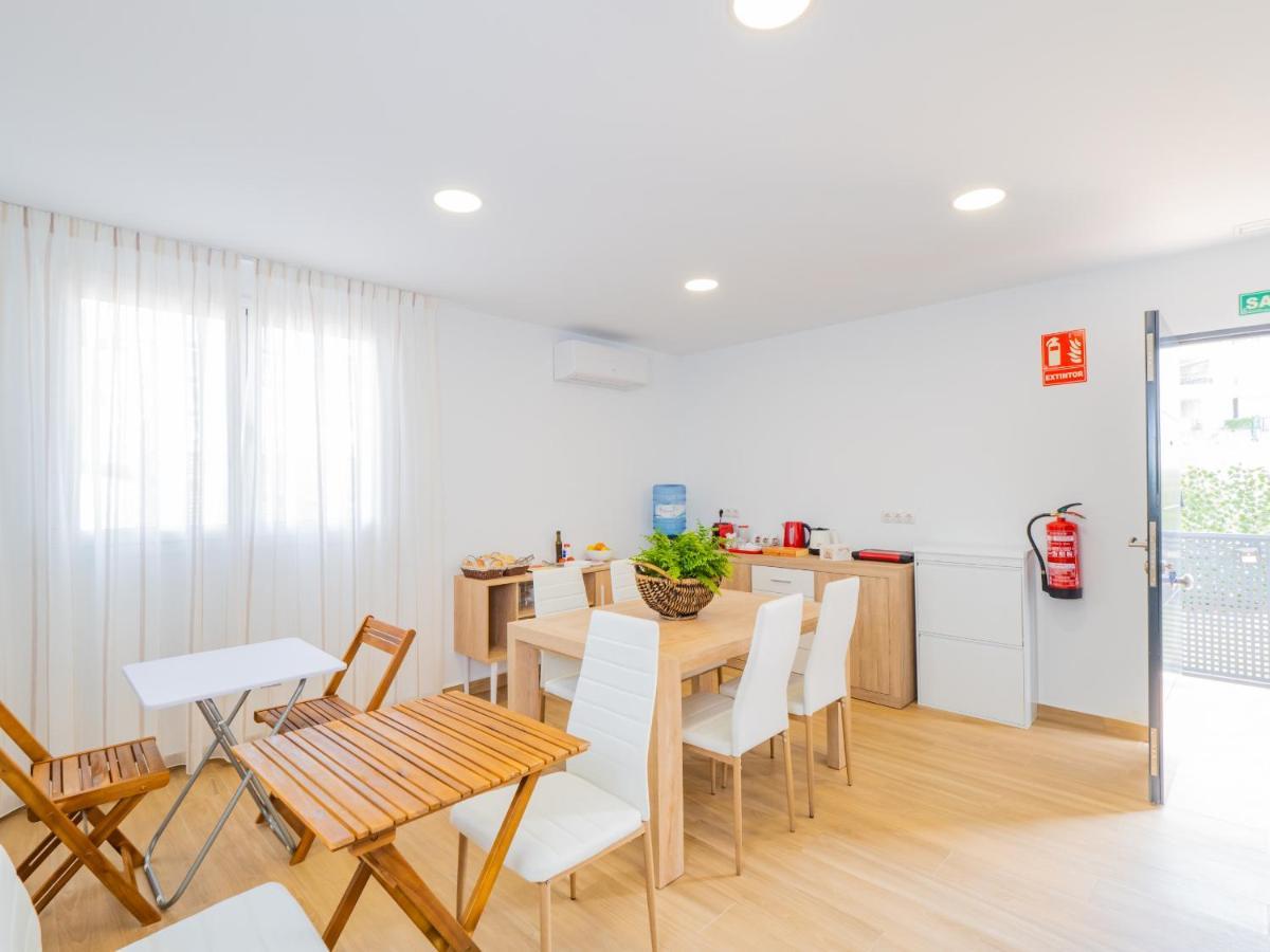Cubo'S Hostal William'S Sunny 5 With Breakfast 托雷德本纳贾尔邦 外观 照片