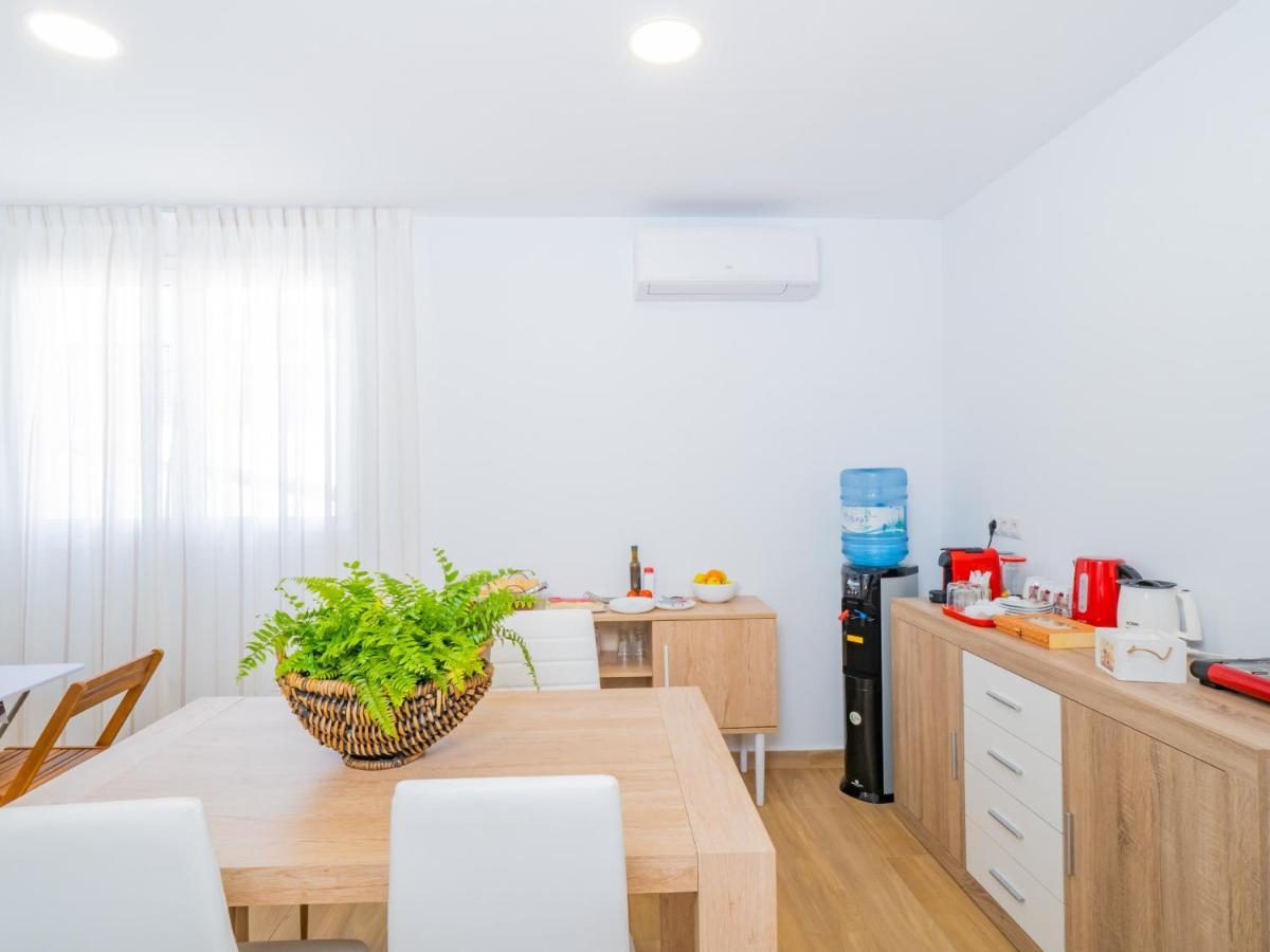 Cubo'S Hostal William'S Sunny 5 With Breakfast 托雷德本纳贾尔邦 外观 照片